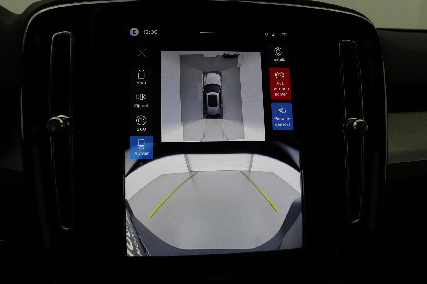 Volvo XC40 2.0 B3 Plus Black Edition | Harman/Kardon | BLIS | 360° Camera | Pilot Assist | Stoel+Stuurverwarming | Memory | ACC | 20 Inch