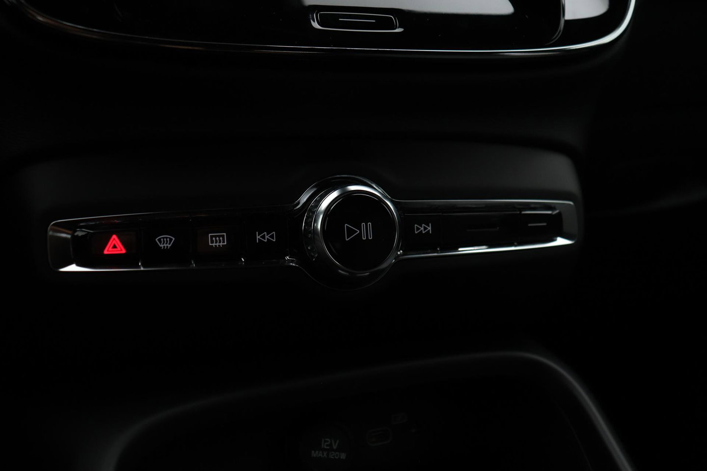 Volvo XC40 2.0 B3 Plus Black Edition | Harman/Kardon | BLIS | 360° Camera | Pilot Assist | Stoel+Stuurverwarming | Memory | ACC | 20 Inch
