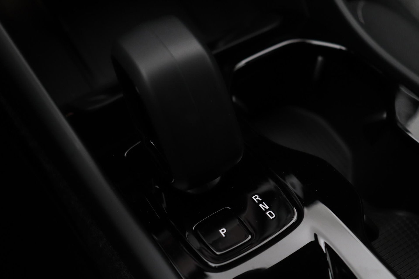 Volvo XC40 2.0 B3 Plus Black Edition | Harman/Kardon | BLIS | 360° Camera | Pilot Assist | Stoel+Stuurverwarming | Memory | ACC | 20 Inch