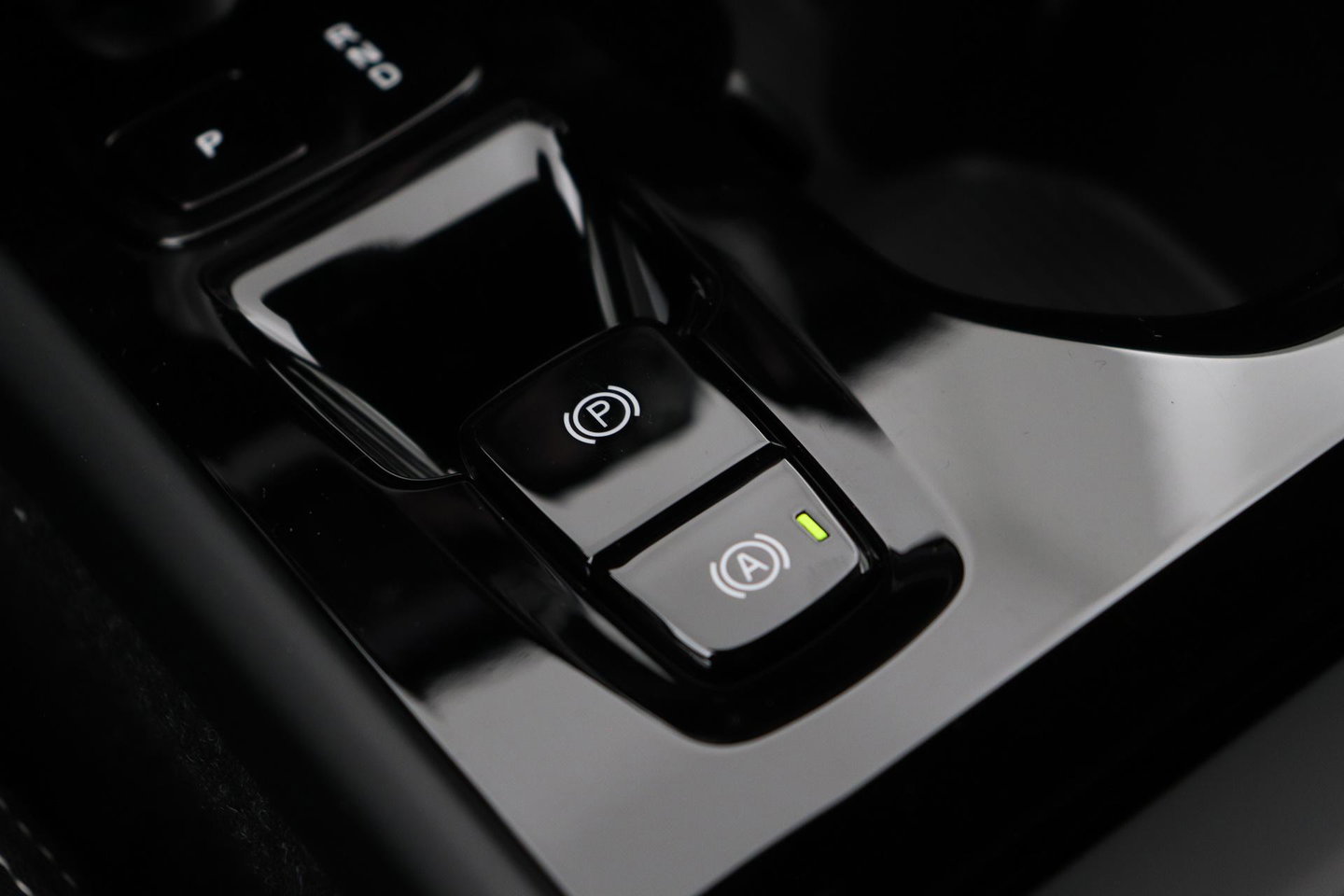Volvo XC40 2.0 B3 Plus Black Edition | Harman/Kardon | BLIS | 360° Camera | Pilot Assist | Stoel+Stuurverwarming | Memory | ACC | 20 Inch