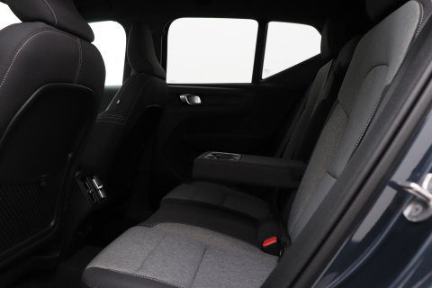 Volvo XC40 2.0 B3 Plus Black Edition | Harman/Kardon | BLIS | 360° Camera | Pilot Assist | Stoel+Stuurverwarming | Memory | ACC | 20 Inch