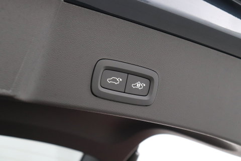 Volvo XC40 2.0 B3 Plus Black Edition | Harman/Kardon | BLIS | 360° Camera | Pilot Assist | Stoel+Stuurverwarming | Memory | ACC | 20 Inch