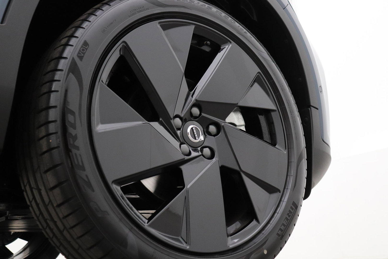 Volvo XC40 2.0 B3 Plus Black Edition | Harman/Kardon | BLIS | 360° Camera | Pilot Assist | Stoel+Stuurverwarming | Memory | ACC | 20 Inch