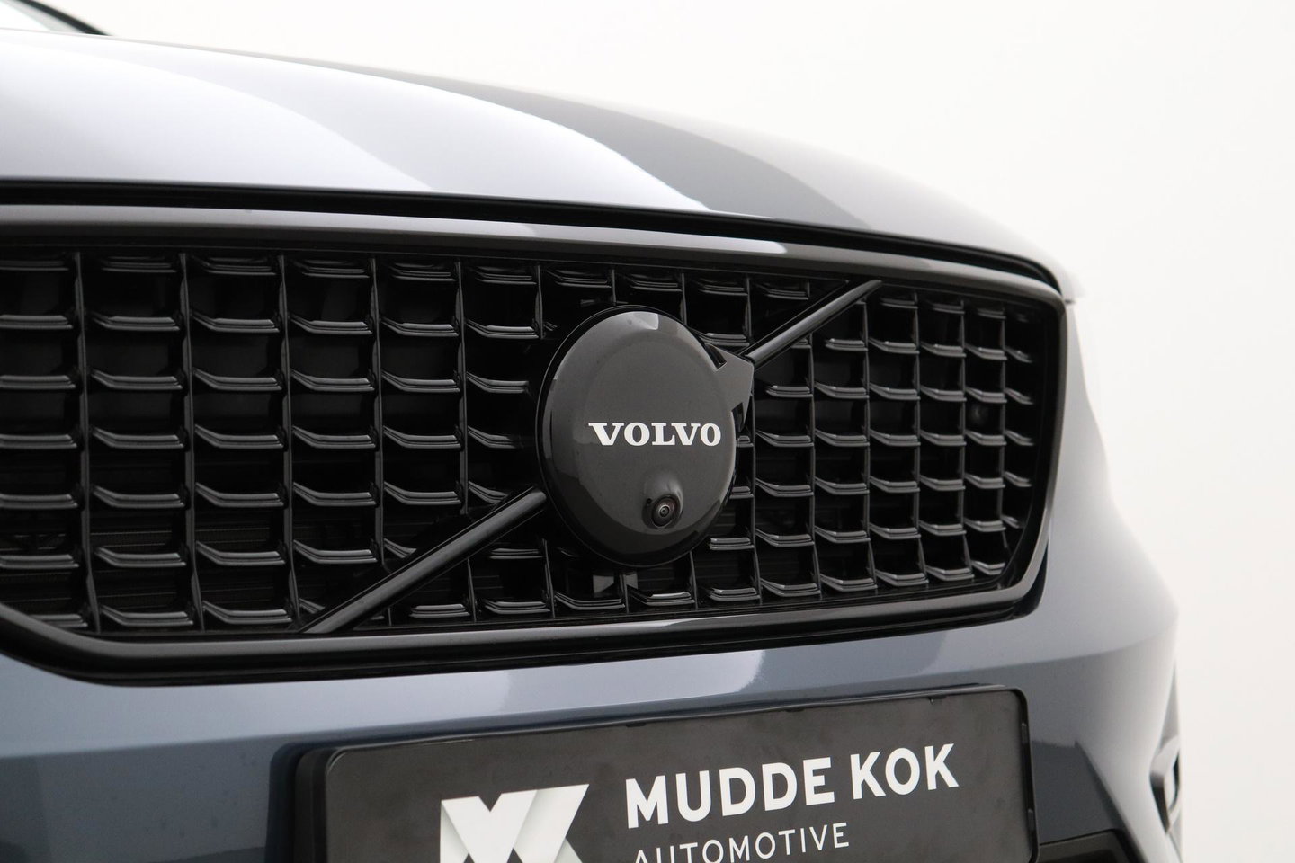 Volvo XC40 2.0 B3 Plus Black Edition | Harman/Kardon | BLIS | 360° Camera | Pilot Assist | Stoel+Stuurverwarming | Memory | ACC | 20 Inch