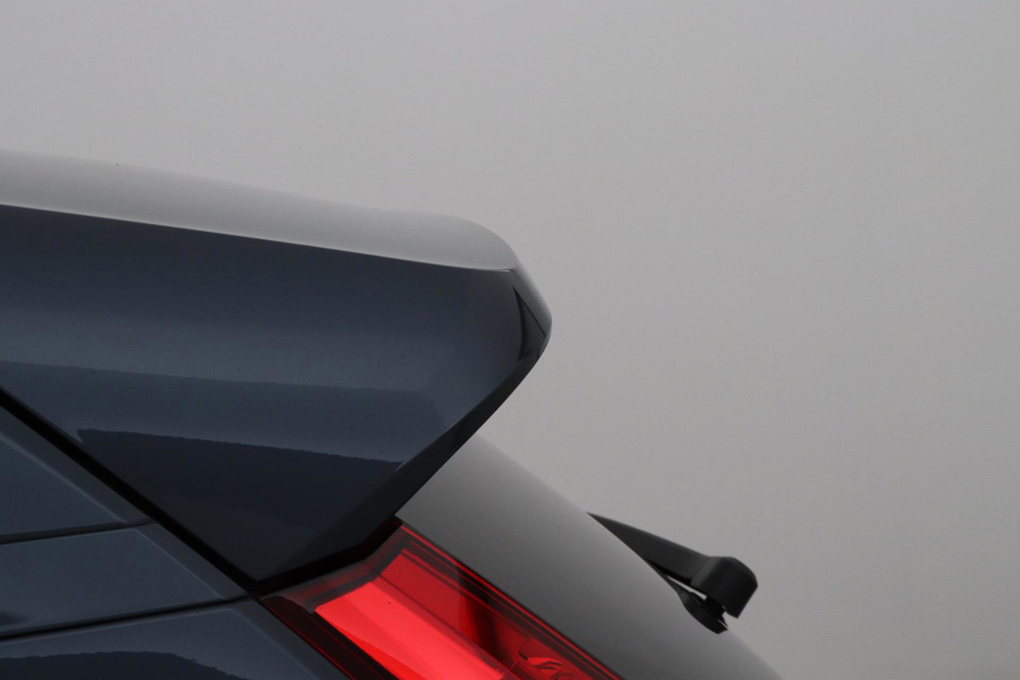 Volvo XC40 2.0 B3 Plus Black Edition | Harman/Kardon | BLIS | 360° Camera | Pilot Assist | Stoel+Stuurverwarming | Memory | ACC | 20 Inch