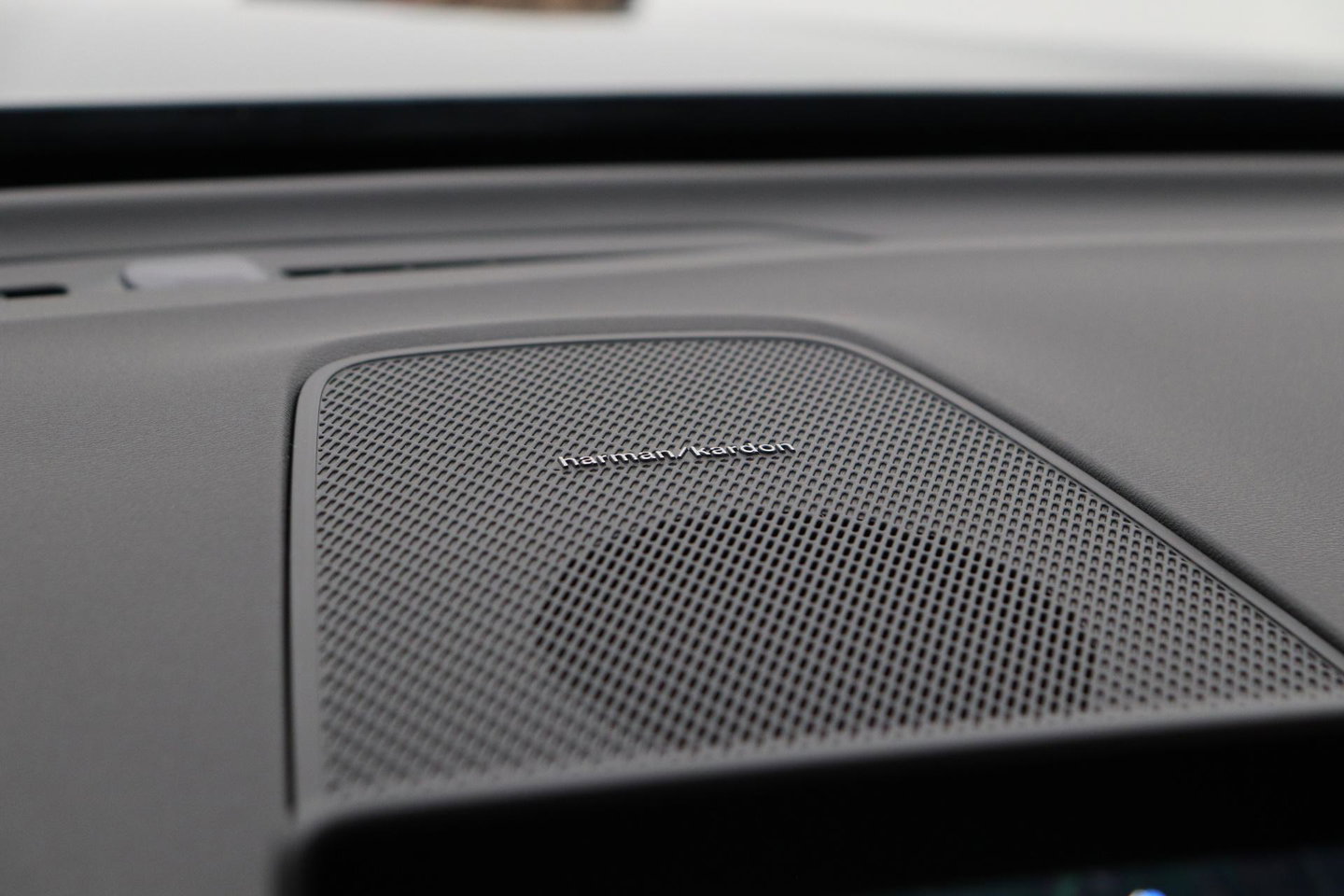 Volvo XC60 T8 Plus Black Edition | Harman/Kardon | Pilot Assist | 360° Camera | Stoel+Stuurverwarming | Keyless | 21 Inch