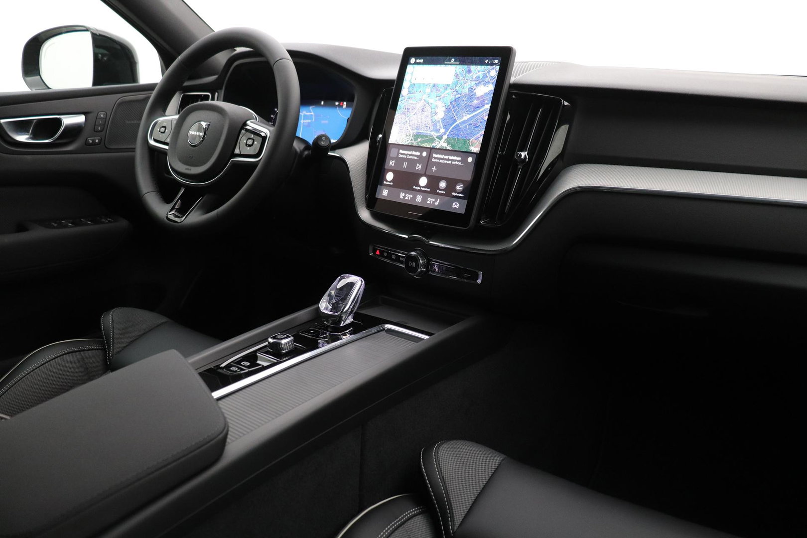 Volvo XC60 T8 Plus Black Edition | Harman/Kardon | Pilot Assist | 360° Camera | Stoel+Stuurverwarming | Keyless | 21 Inch