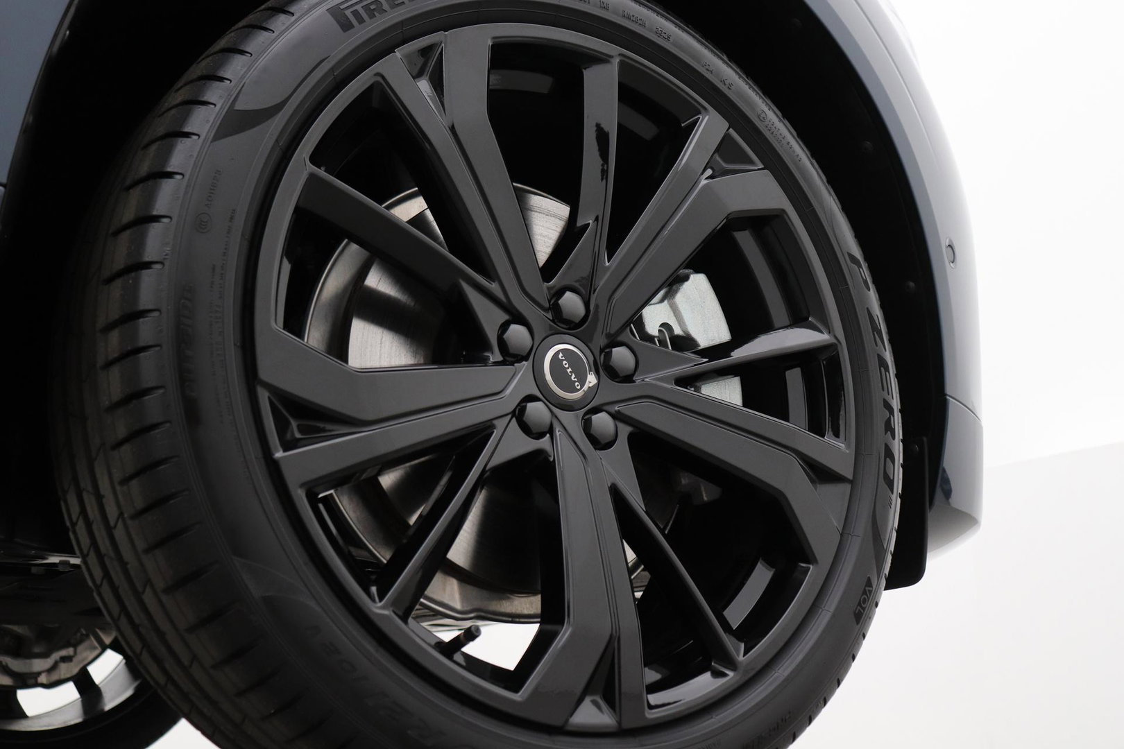 Volvo XC60 T8 Plus Black Edition | Harman/Kardon | Pilot Assist | 360° Camera | Stoel+Stuurverwarming | Keyless | 21 Inch