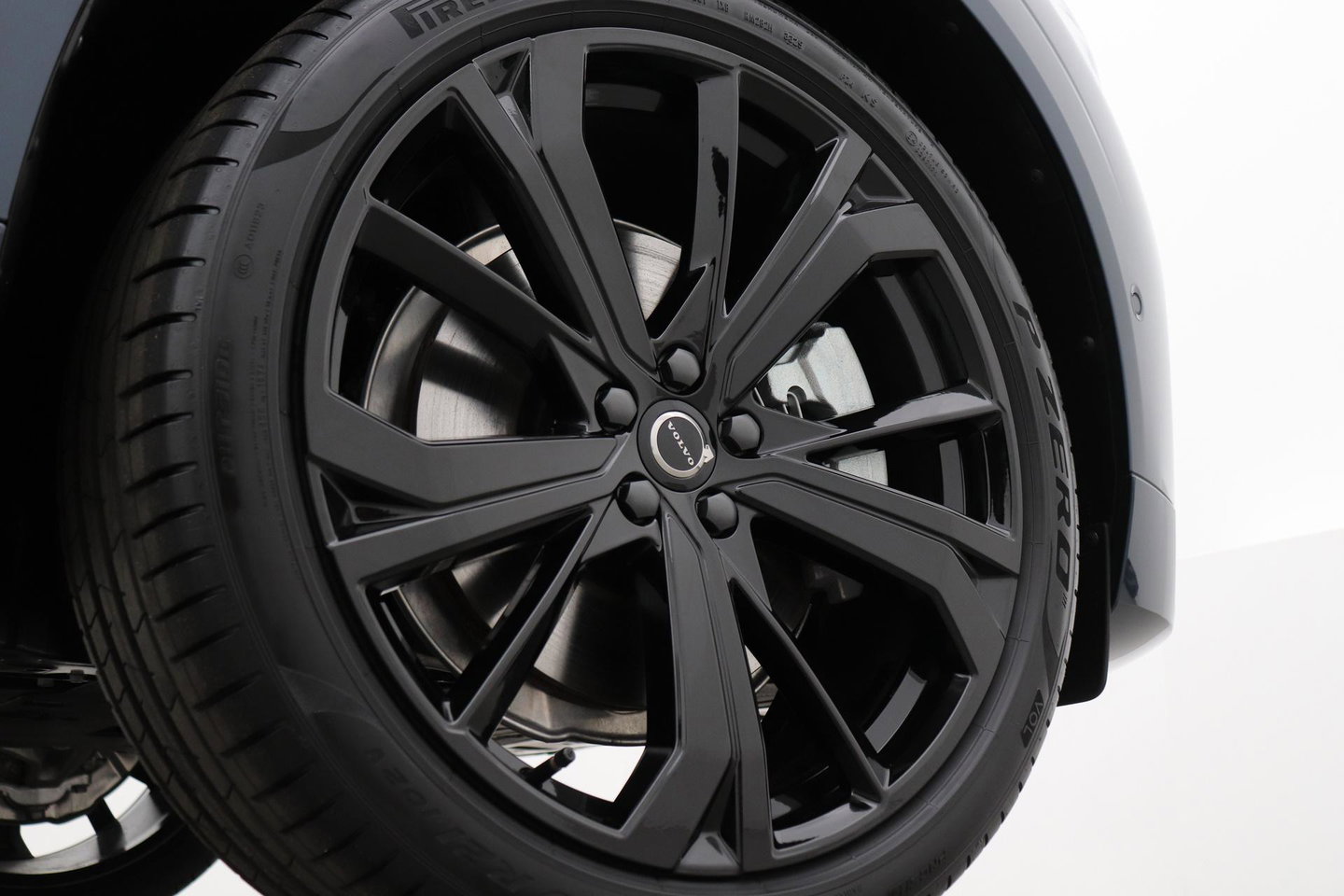 Volvo XC60 T8 Plus Black Edition | Harman/Kardon | Pilot Assist | 360° Camera | Stoel+Stuurverwarming | Keyless | 21 Inch