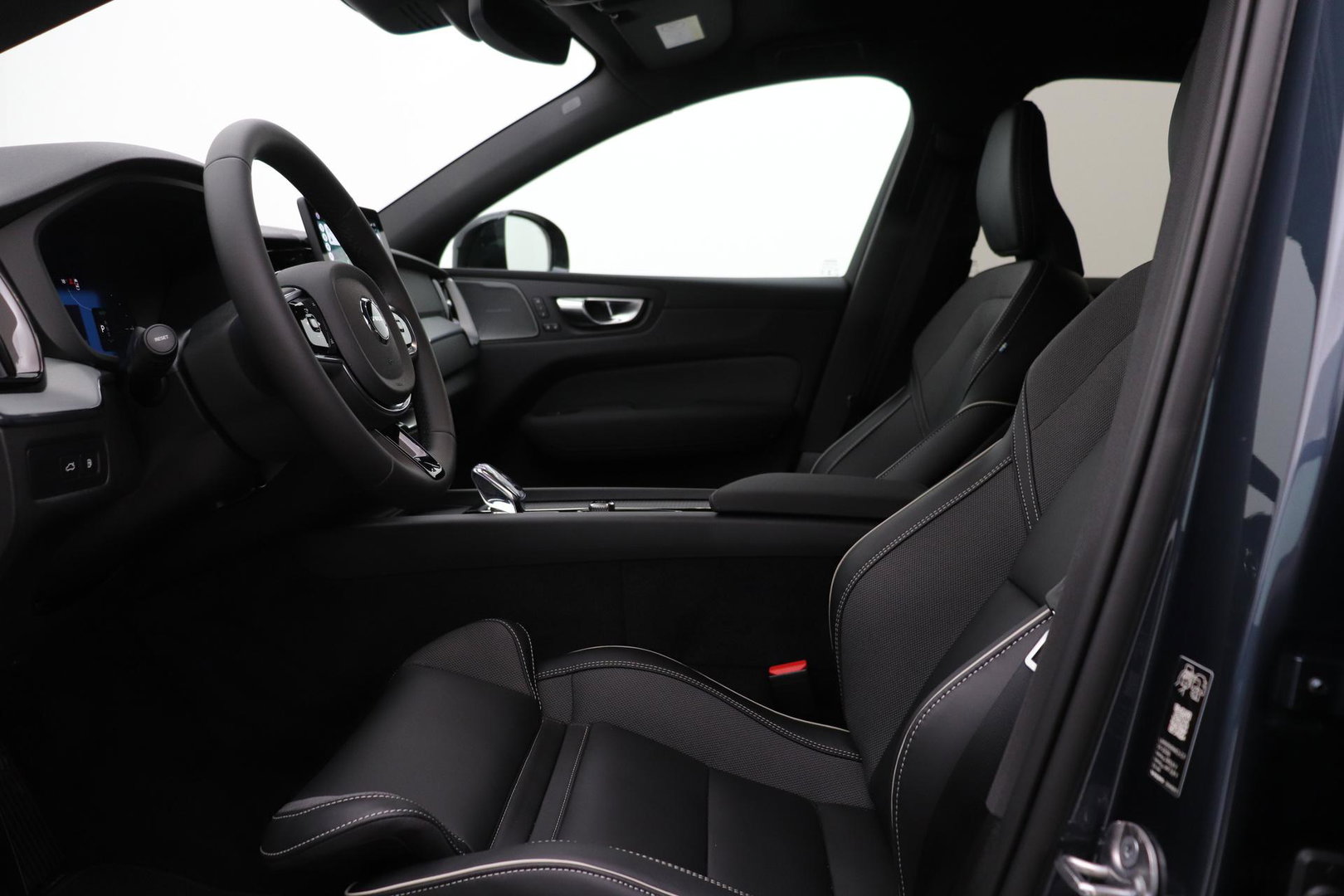 Volvo XC60 T8 Plus Black Edition | Harman/Kardon | Pilot Assist | 360° Camera | Stoel+Stuurverwarming | Keyless | 21 Inch