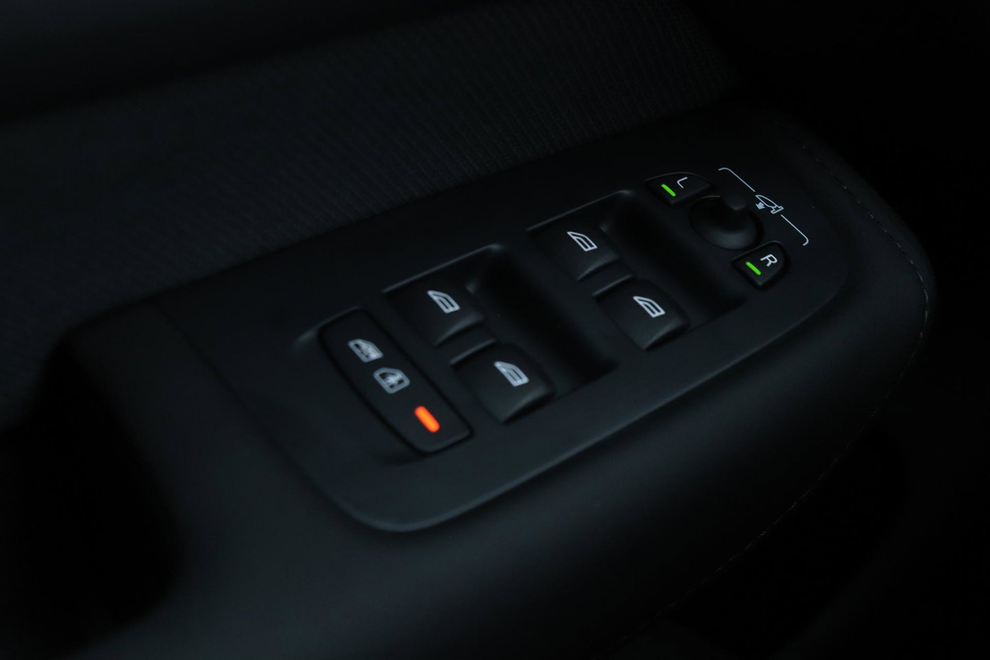 Volvo XC60 T8 Plus Black Edition | Harman/Kardon | Pilot Assist | 360° Camera | Stoel+Stuurverwarming | Keyless | 21 Inch