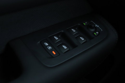 Volvo XC60 T8 Plus Black Edition | Harman/Kardon | Pilot Assist | 360° Camera | Stoel+Stuurverwarming | Keyless | 21 Inch