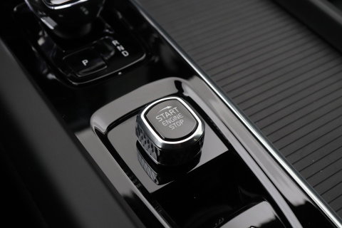 Volvo XC60 T8 Plus Black Edition | Harman/Kardon | Pilot Assist | 360° Camera | Stoel+Stuurverwarming | Keyless | 21 Inch