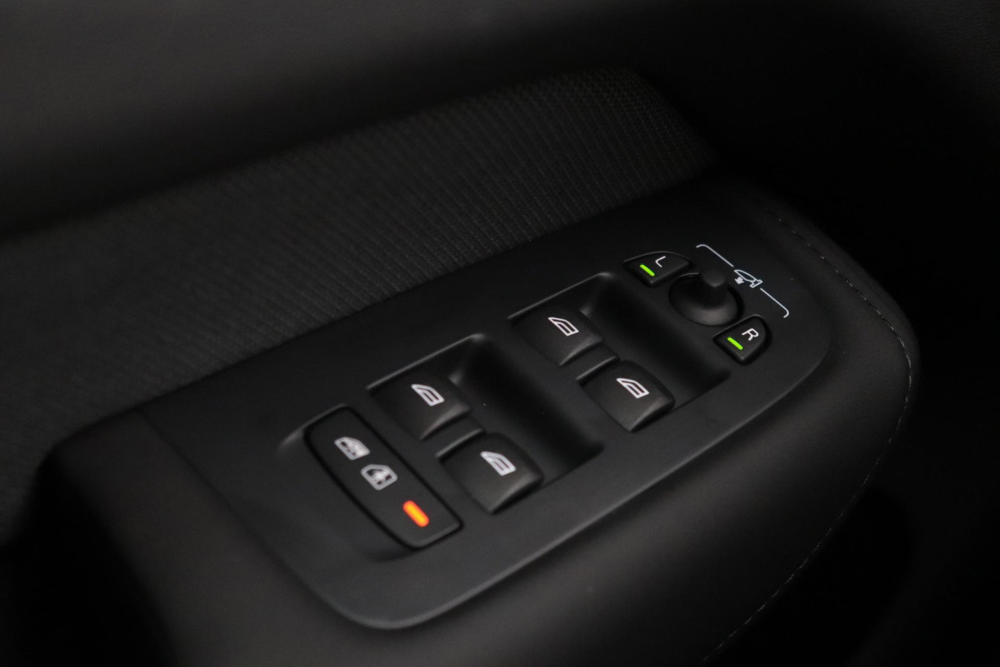 Volvo XC60 T8 Plus Black Edition | Harman/Kardon | Pilot Assist | 360° Camera | Stoel+Stuurverwarming | Keyless | 21 Inch