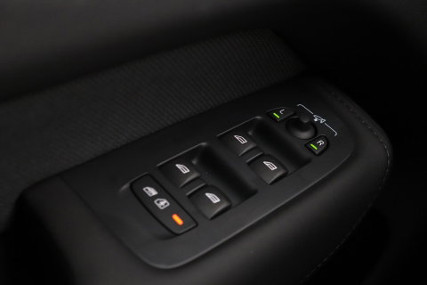 Volvo XC60 T8 Plus Black Edition | Harman/Kardon | Pilot Assist | 360° Camera | Stoel+Stuurverwarming | Keyless | 21 Inch