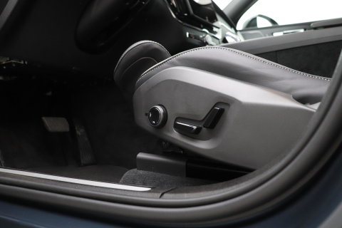 Volvo XC60 T8 Plus Black Edition | Harman/Kardon | Pilot Assist | 360° Camera | Stoel+Stuurverwarming | Keyless | 21 Inch