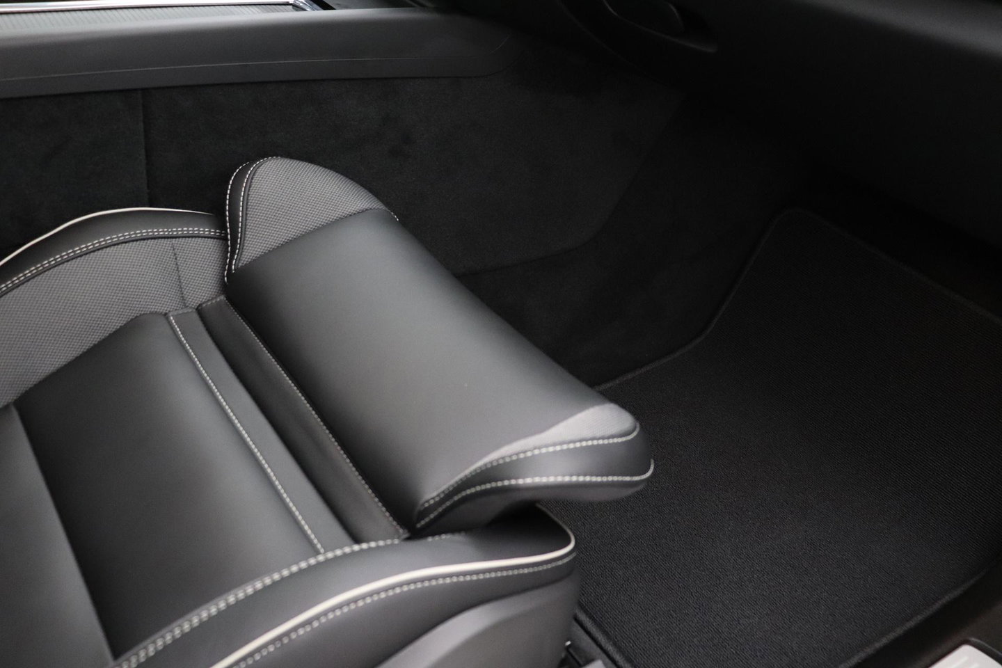 Volvo XC60 T8 Plus Black Edition | Harman/Kardon | Pilot Assist | 360° Camera | Stoel+Stuurverwarming | Keyless | 21 Inch