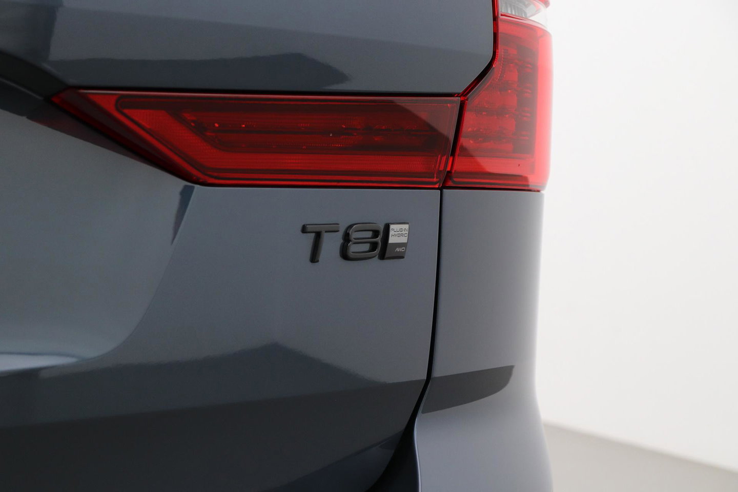 Volvo XC60 T8 Plus Black Edition | Harman/Kardon | Pilot Assist | 360° Camera | Stoel+Stuurverwarming | Keyless | 21 Inch