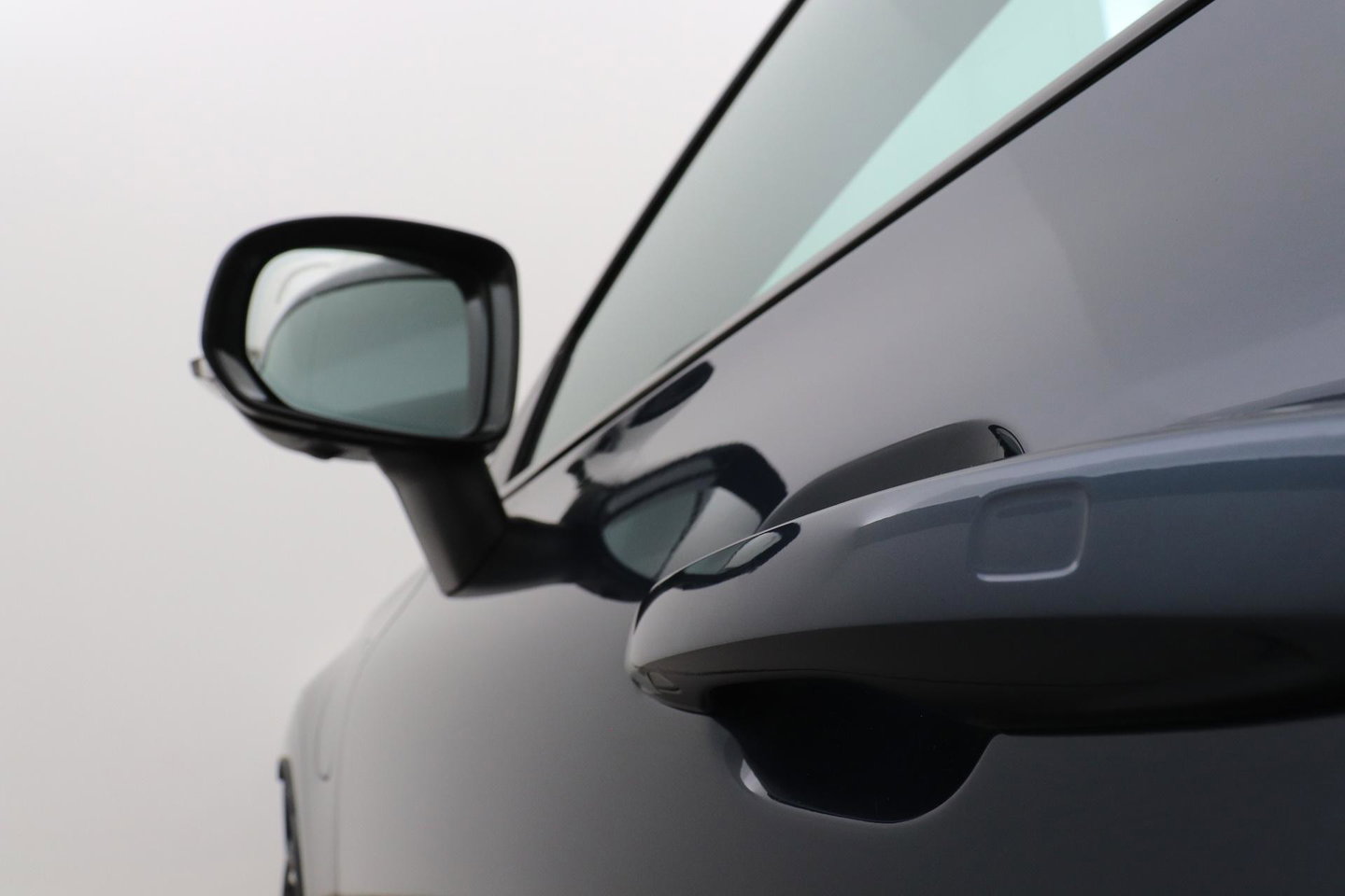 Volvo XC60 T8 Plus Black Edition | Harman/Kardon | Pilot Assist | 360° Camera | Stoel+Stuurverwarming | Keyless | 21 Inch