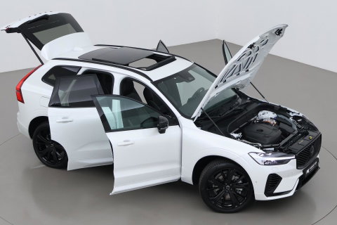 Volvo XC60 T6 Plus Black Edition | Harman/Kardon | Pilot Assist | Panoramadak | 360° Camera | Head-Up | Stoel+Stuurverwarming | 21 Inch