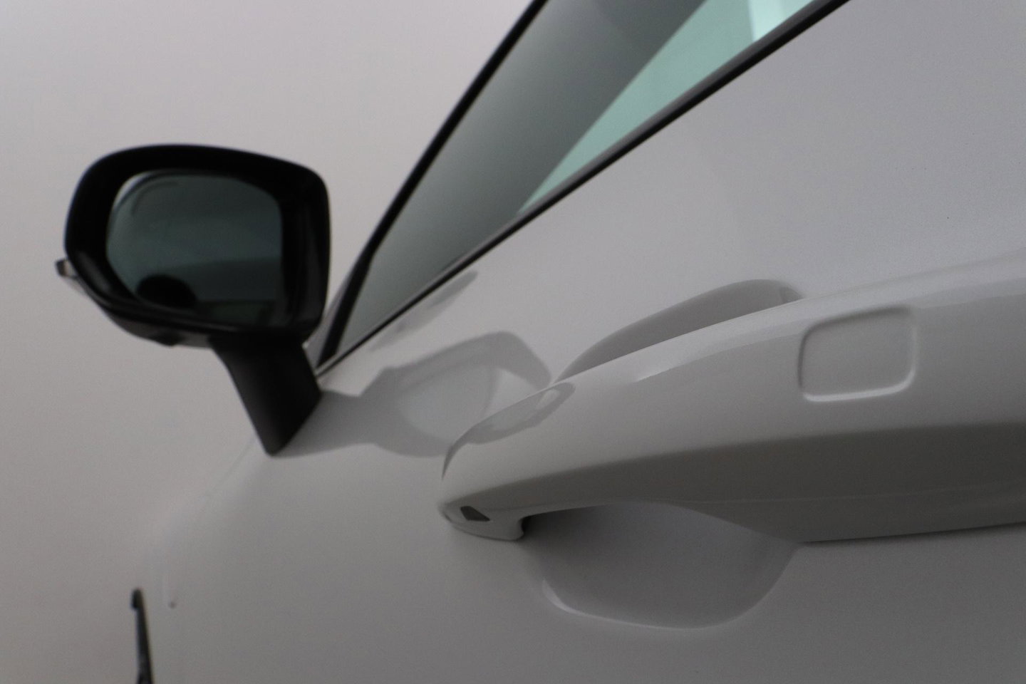 Volvo XC60 T6 Plus Black Edition | Harman/Kardon | Pilot Assist | Panoramadak | 360° Camera | Head-Up | Stoel+Stuurverwarming | 21 Inch