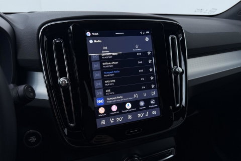 Volvo XC40 2.0 B3 Plus Black Edition | Harman/Kardon | BLIS | 360° Camera | Pilot Assist | Stoel+Stuurverwarming | Memory | ACC | 20 Inch