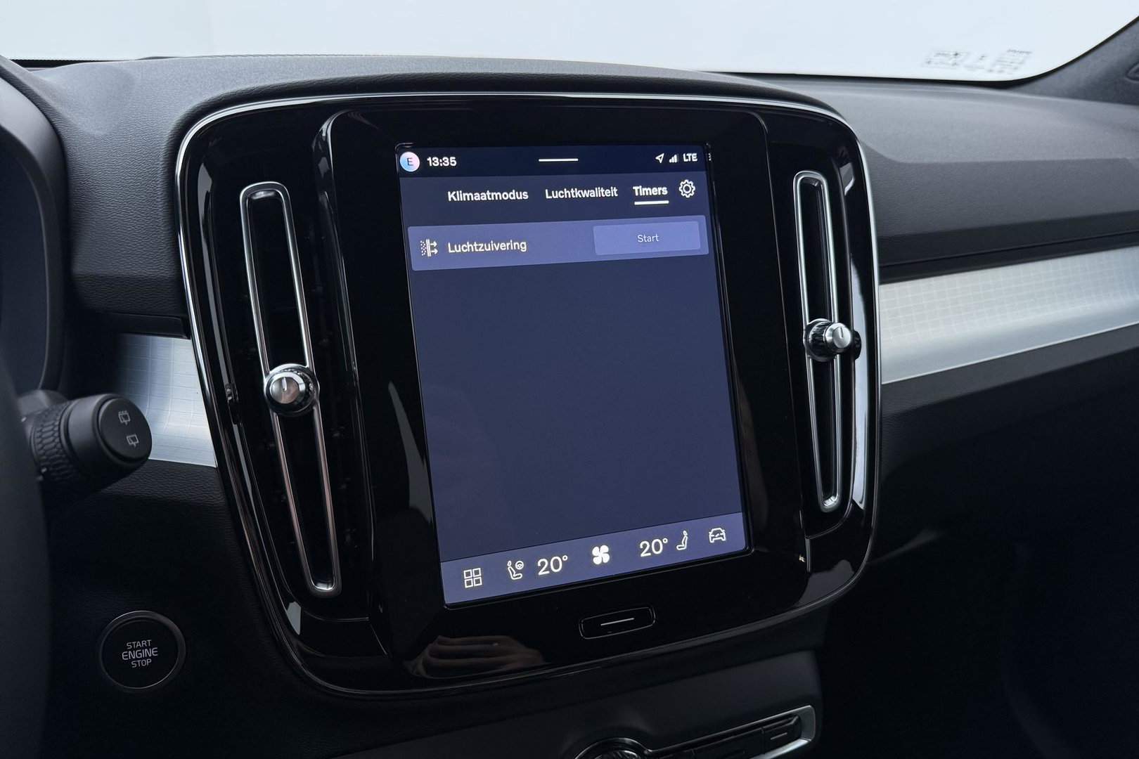 Volvo XC40 2.0 B3 Plus Black Edition | Harman/Kardon | BLIS | 360° Camera | Pilot Assist | Stoel+Stuurverwarming | Memory | ACC | 20 Inch