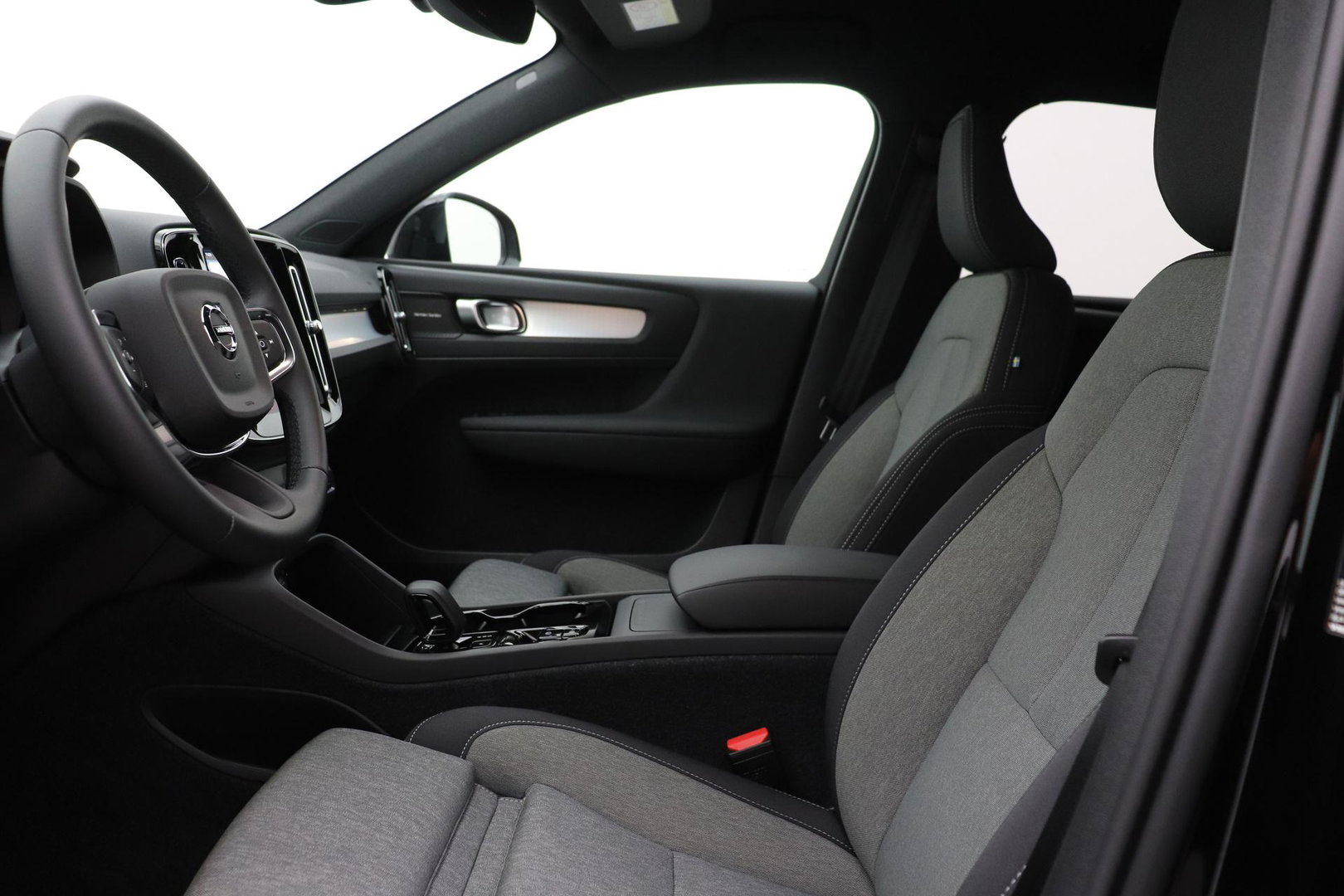 Volvo XC40 2.0 B3 Plus Black Edition | Harman/Kardon | BLIS | 360° Camera | Pilot Assist | Stoel+Stuurverwarming | Memory | ACC | 20 Inch