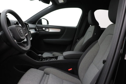 Volvo XC40 2.0 B3 Plus Black Edition | Harman/Kardon | BLIS | 360° Camera | Pilot Assist | Stoel+Stuurverwarming | Memory | ACC | 20 Inch