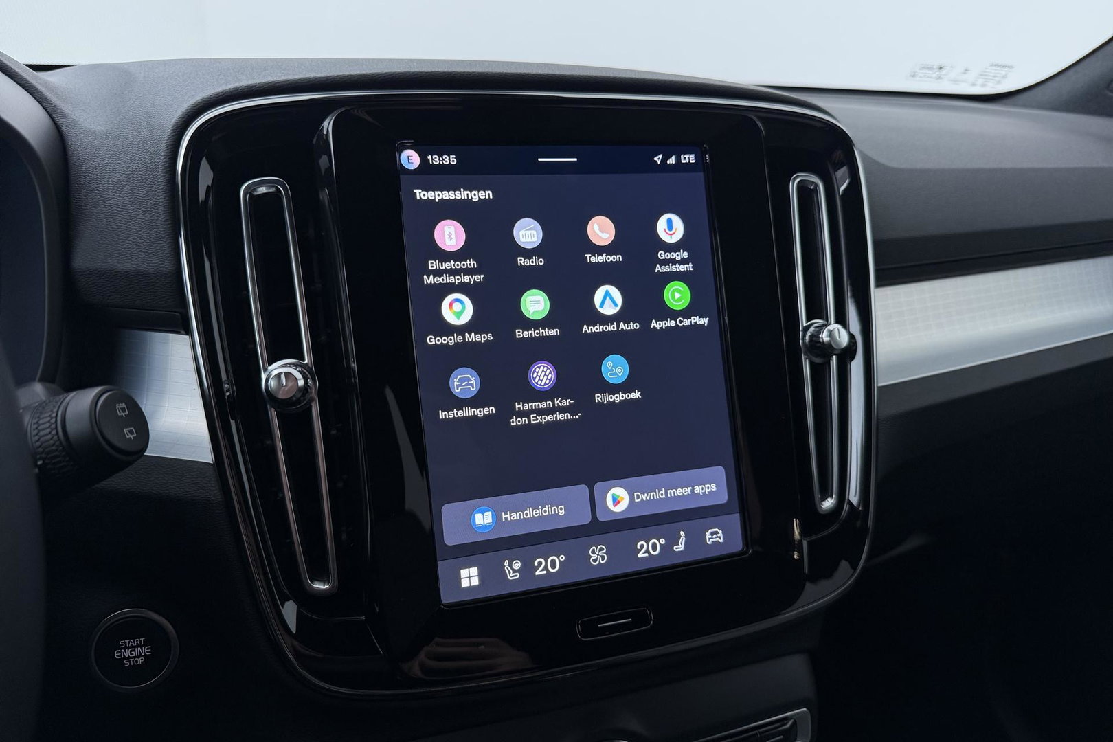 Volvo XC40 2.0 B3 Plus Black Edition | Harman/Kardon | BLIS | 360° Camera | Pilot Assist | Stoel+Stuurverwarming | Memory | ACC | 20 Inch