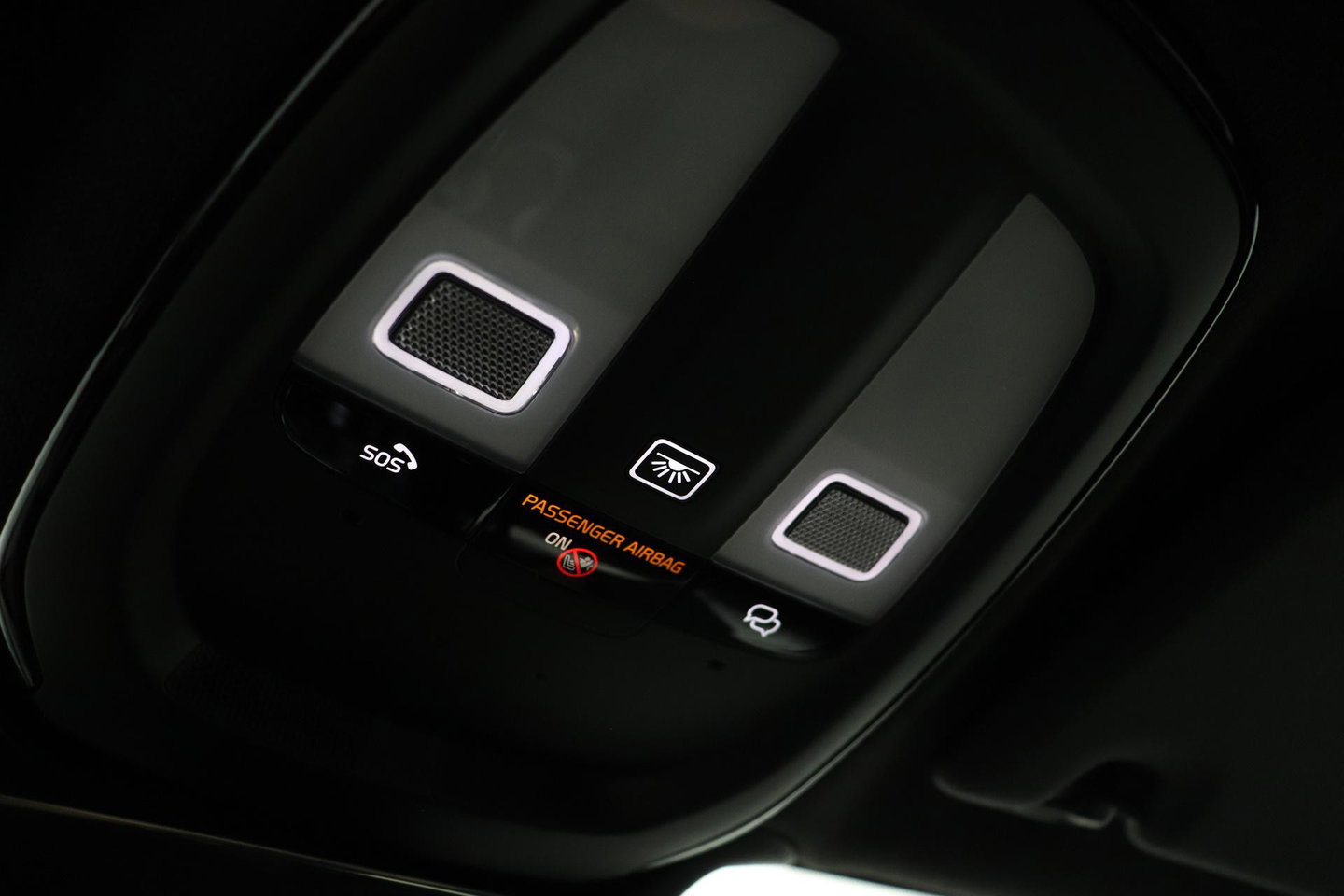 Volvo XC40 2.0 B3 Plus Black Edition | Harman/Kardon | BLIS | 360° Camera | Pilot Assist | Stoel+Stuurverwarming | Memory | ACC | 20 Inch