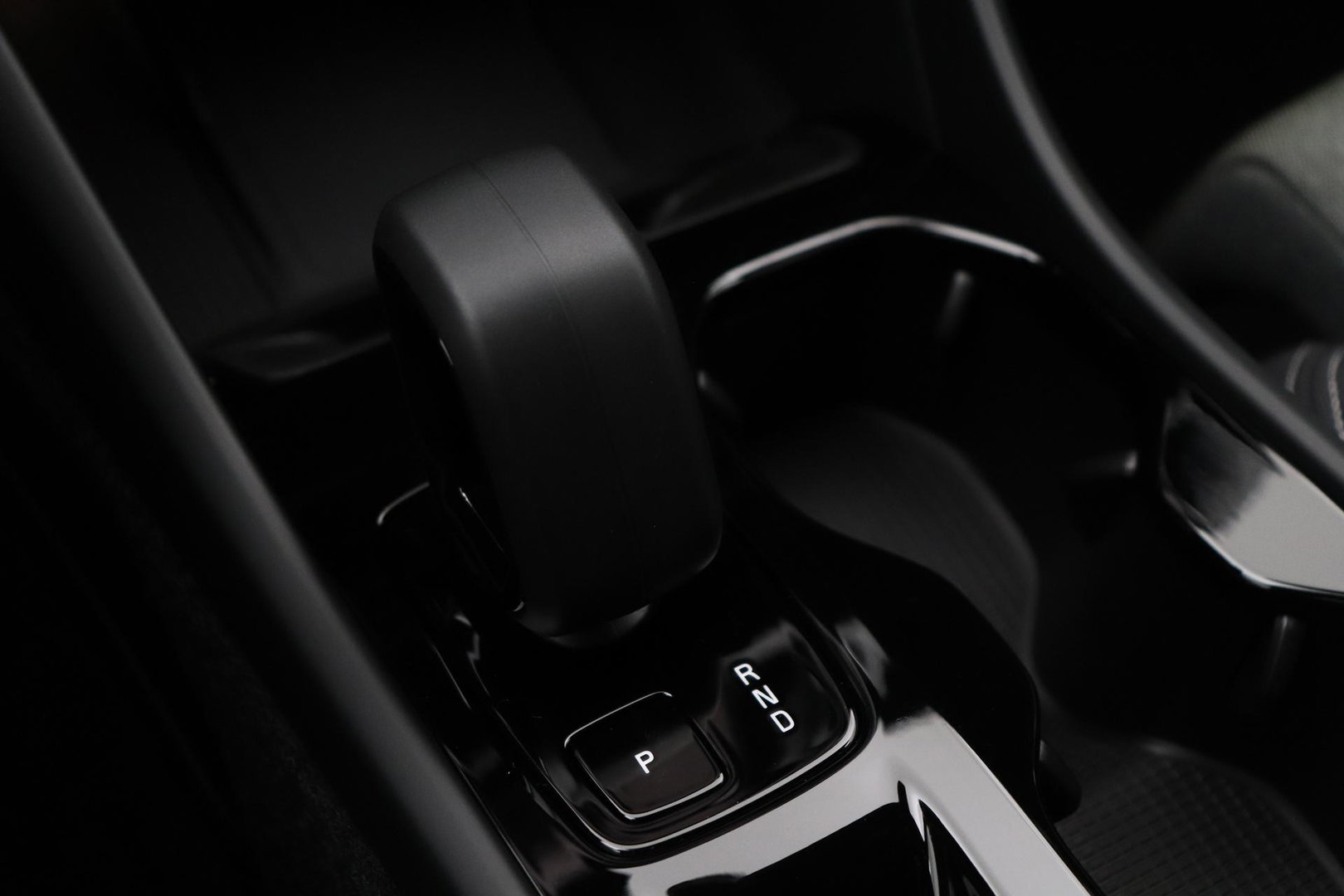 Volvo XC40 2.0 B3 Plus Black Edition | Harman/Kardon | BLIS | 360° Camera | Pilot Assist | Stoel+Stuurverwarming | Memory | ACC | 20 Inch
