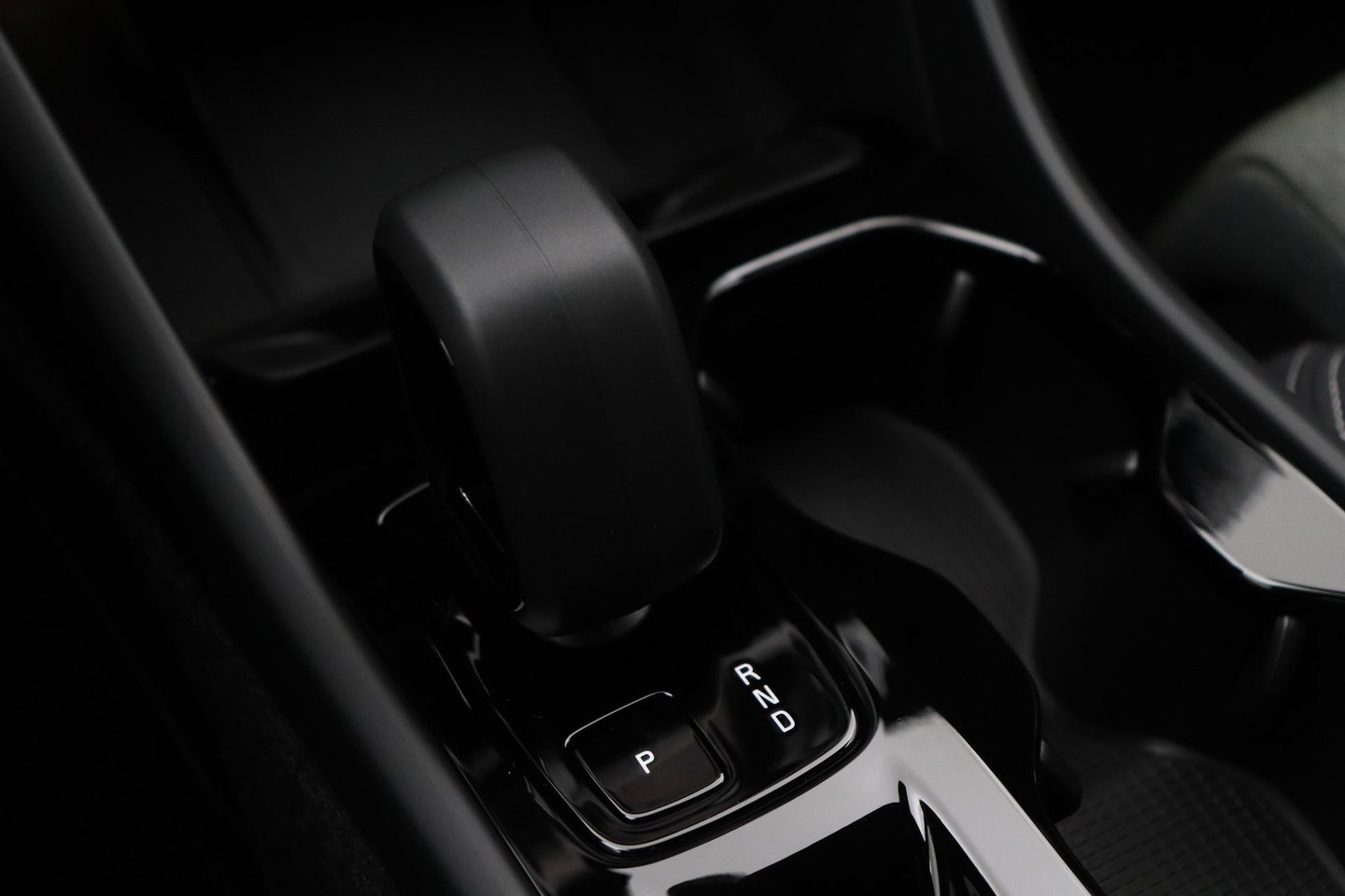 Volvo XC40 2.0 B3 Plus Black Edition | Harman/Kardon | BLIS | 360° Camera | Pilot Assist | Stoel+Stuurverwarming | Memory | ACC | 20 Inch