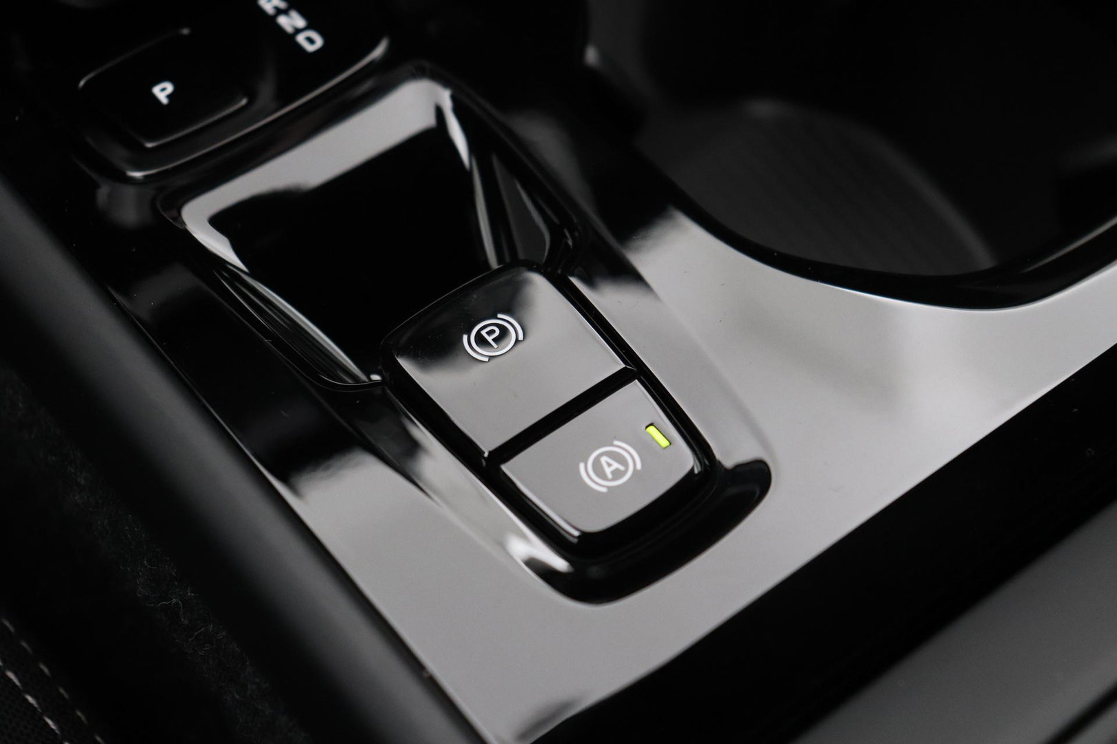 Volvo XC40 2.0 B3 Plus Black Edition | Harman/Kardon | BLIS | 360° Camera | Pilot Assist | Stoel+Stuurverwarming | Memory | ACC | 20 Inch