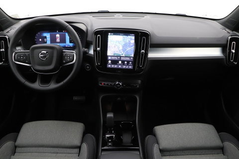 Volvo XC40 2.0 B3 Plus Black Edition | Harman/Kardon | BLIS | 360° Camera | Pilot Assist | Stoel+Stuurverwarming | Memory | ACC | 20 Inch