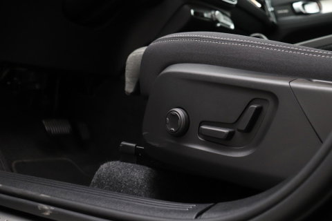 Volvo XC40 2.0 B3 Plus Black Edition | Harman/Kardon | BLIS | 360° Camera | Pilot Assist | Stoel+Stuurverwarming | Memory | ACC | 20 Inch