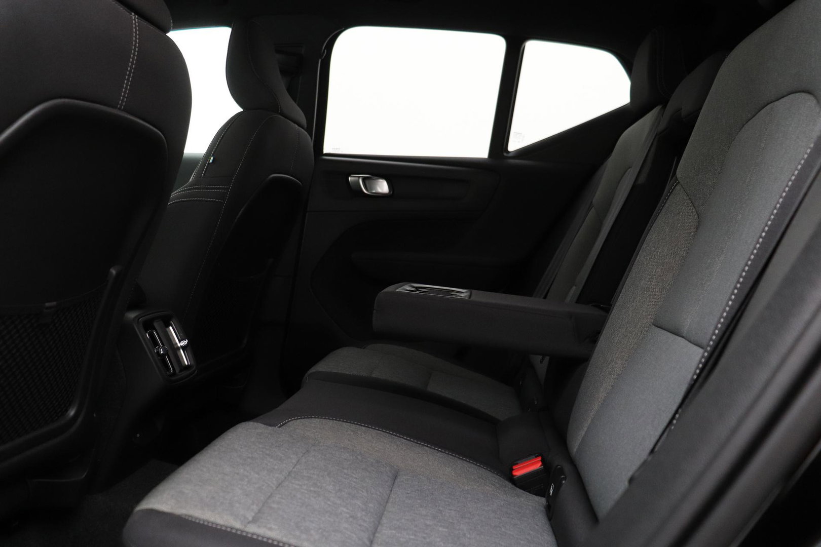 Volvo XC40 2.0 B3 Plus Black Edition | Harman/Kardon | BLIS | 360° Camera | Pilot Assist | Stoel+Stuurverwarming | Memory | ACC | 20 Inch