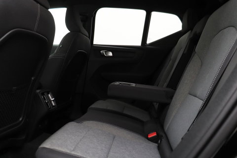 Volvo XC40 2.0 B3 Plus Black Edition | Harman/Kardon | BLIS | 360° Camera | Pilot Assist | Stoel+Stuurverwarming | Memory | ACC | 20 Inch