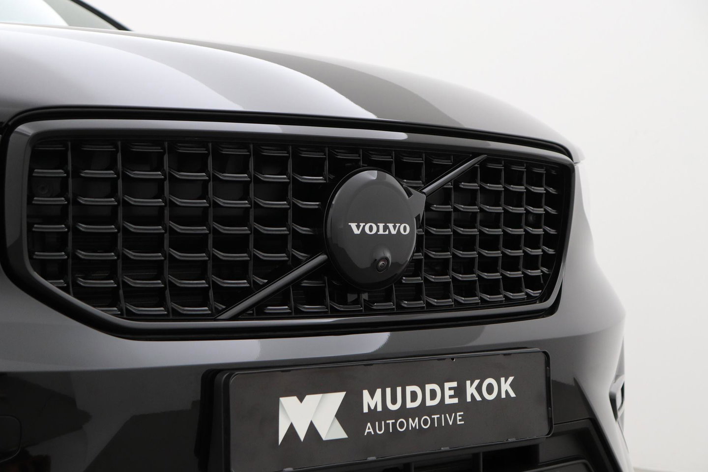 Volvo XC40 2.0 B3 Plus Black Edition | Harman/Kardon | BLIS | 360° Camera | Pilot Assist | Stoel+Stuurverwarming | Memory | ACC | 20 Inch