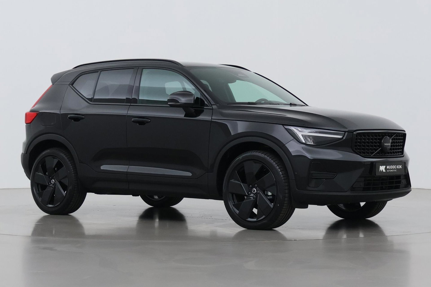Volvo XC40 2.0 B3 Plus Black Edition | Harman/Kardon | BLIS | 360° Camera | Pilot Assist | Stoel+Stuurverwarming | Memory | ACC | 20 Inch