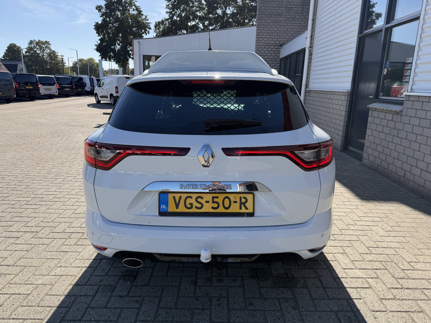 Renault Mégane 1.3 TCE Bose benzine grijs kenteken / vaste prijs rijklaar € 10.950 ex btw / euro 6 / lease vanaf € 185 / bpm vrij / trekhaak / airco / cruise contol !