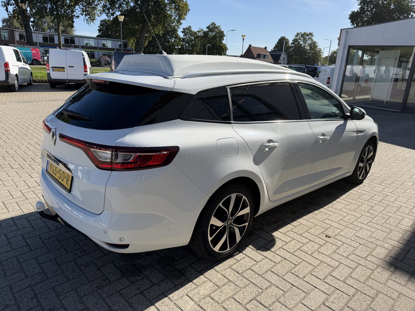 Renault Mégane 1.3 TCE Bose benzine grijs kenteken / vaste prijs rijklaar € 10.950 ex btw / euro 6 / lease vanaf € 185 / bpm vrij / trekhaak / airco / cruise contol !
