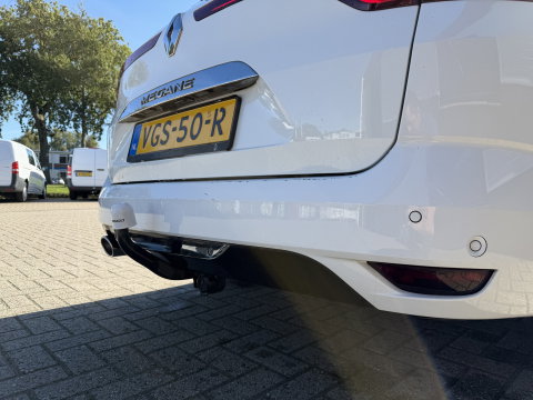 Renault Mégane 1.3 TCE Bose benzine grijs kenteken / vaste prijs rijklaar € 10.950 ex btw / euro 6 / lease vanaf € 185 / bpm vrij / trekhaak / airco / cruise contol !
