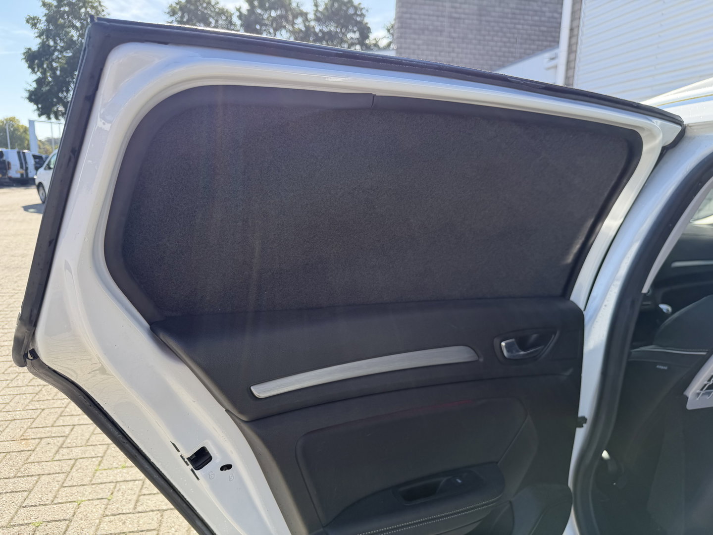 Renault Mégane 1.3 TCE Bose benzine grijs kenteken / vaste prijs rijklaar € 10.950 ex btw / euro 6 / lease vanaf € 185 / bpm vrij / trekhaak / airco / cruise contol !