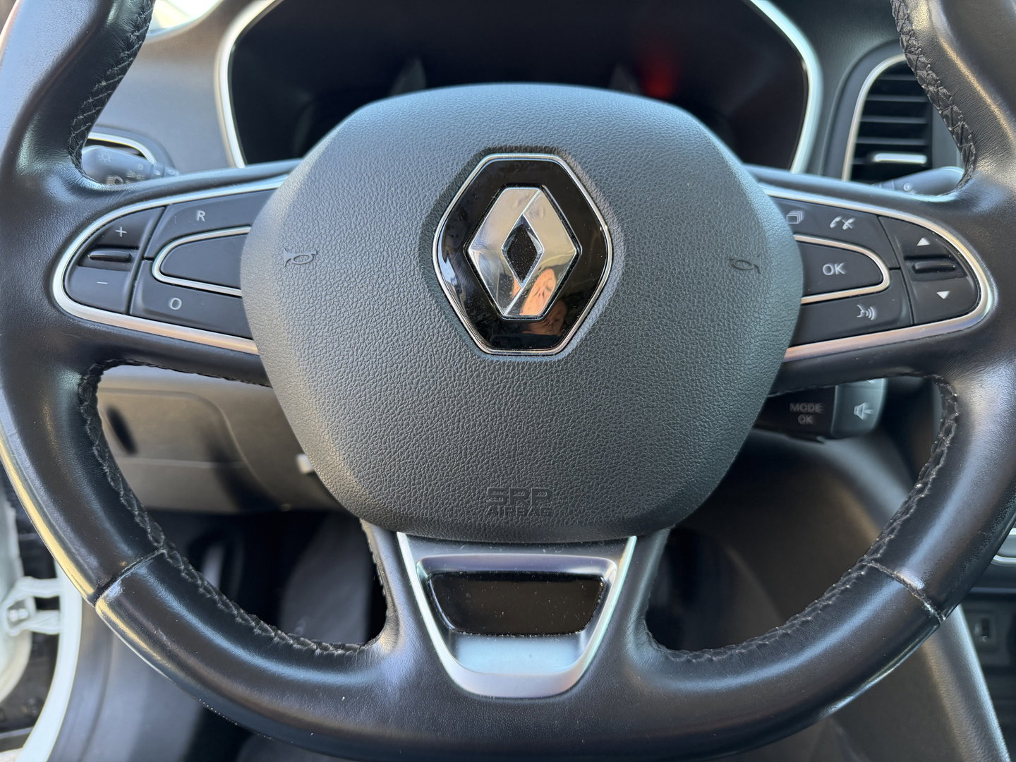 Renault Mégane 1.3 TCE Bose benzine grijs kenteken / vaste prijs rijklaar € 10.950 ex btw / euro 6 / lease vanaf € 185 / bpm vrij / trekhaak / airco / cruise contol !