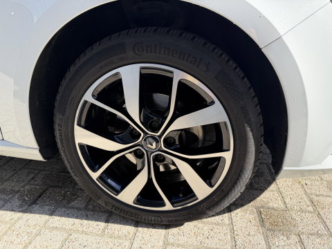 Renault Mégane 1.3 TCE Bose benzine grijs kenteken / vaste prijs rijklaar € 10.950 ex btw / euro 6 / lease vanaf € 185 / bpm vrij / trekhaak / airco / cruise contol !