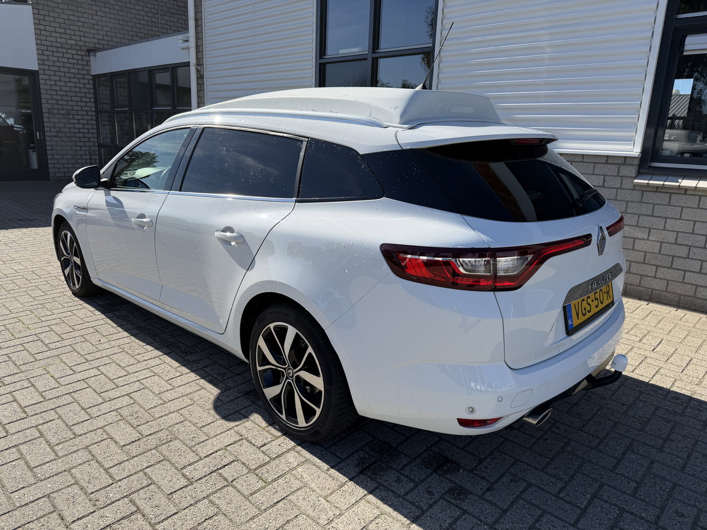 Renault Mégane 1.3 TCE Bose benzine grijs kenteken / vaste prijs rijklaar € 10.950 ex btw / euro 6 / lease vanaf € 185 / bpm vrij / trekhaak / airco / cruise contol !