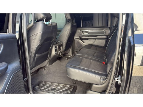 Dodge Ram 1500 4x4 Crew Cab LPG Marge (btw vrij) Blackout