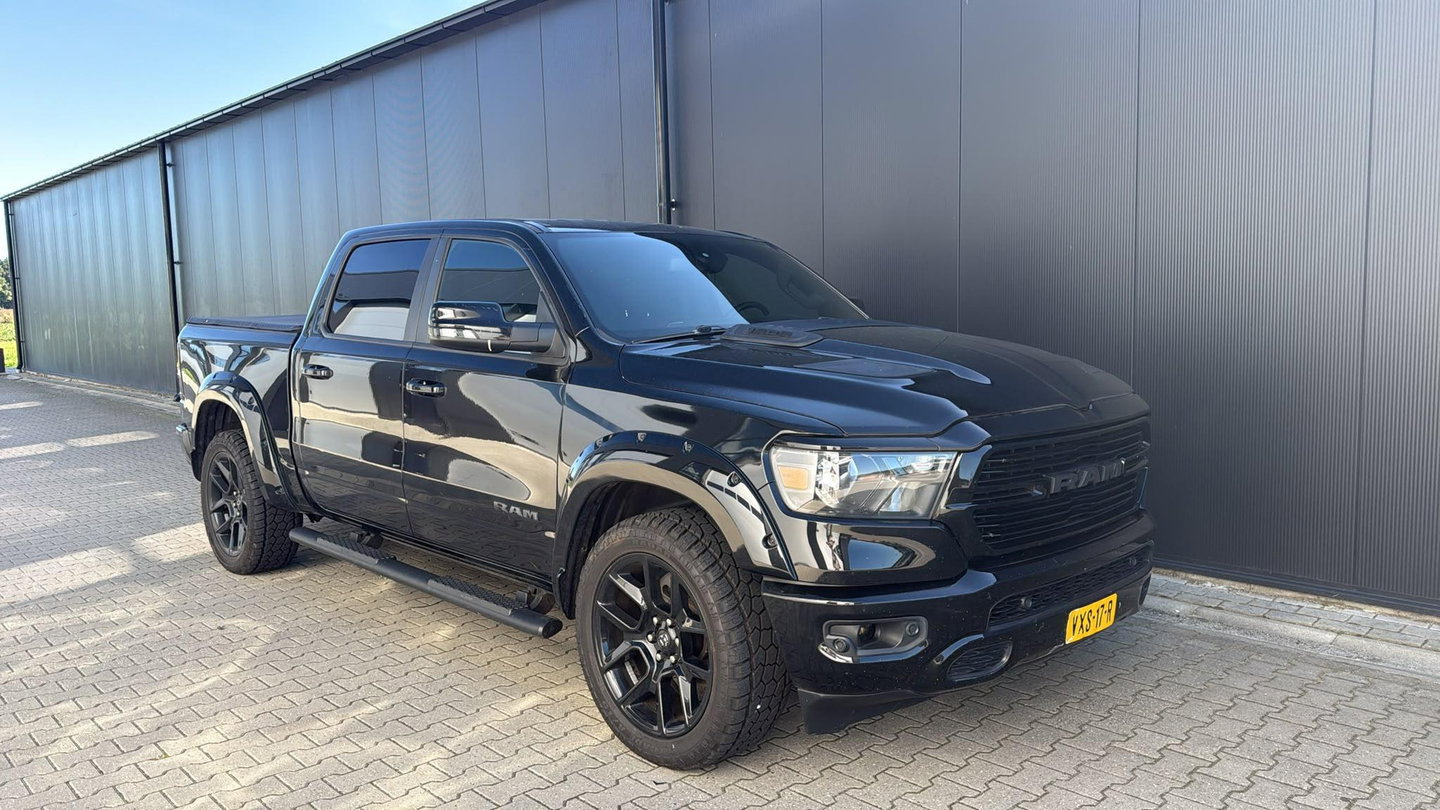 Dodge Ram Pick-Up 1500 4x4 Crew Cab LPG Marge (btw vrij) Blackout