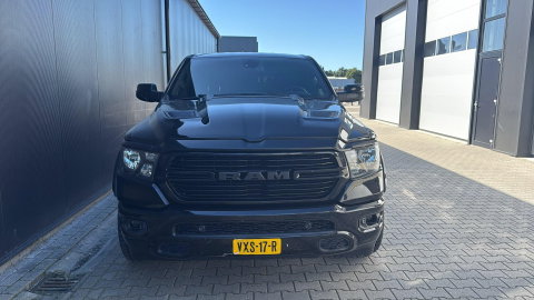 Dodge Ram Pick-Up 1500 4x4 Crew Cab LPG Marge (btw vrij) Blackout